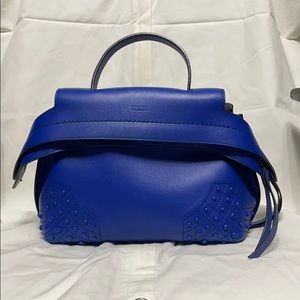 100% authentic Tod’s wave small handbag